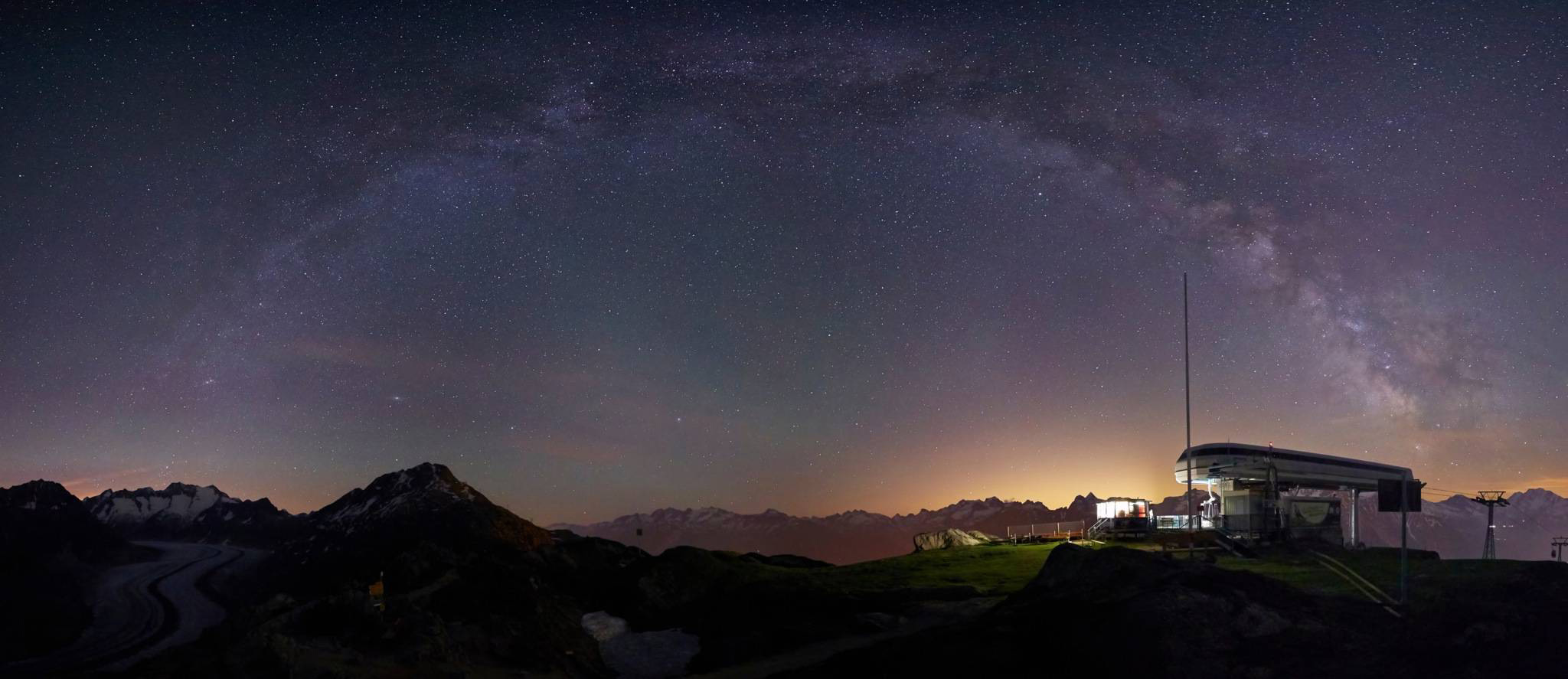 Milchstrasse, fotografiert von der Moosfluh im Aletsch Gebiet © Markus Eichenberger